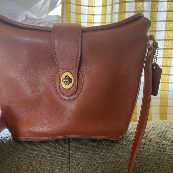 Coach Handbags - Coach Vintage Nottingham 9948 Brown Leather Turnlock Shoulder Bag